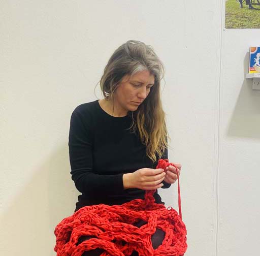 Maja Andersson Mellan fingrar löper tråden
